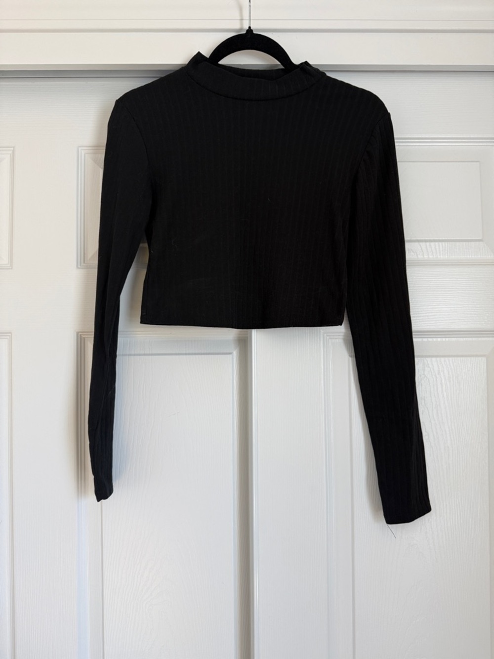 Rue21 Black Ribbed Long-Sleeve Cropped Mock Neck Top